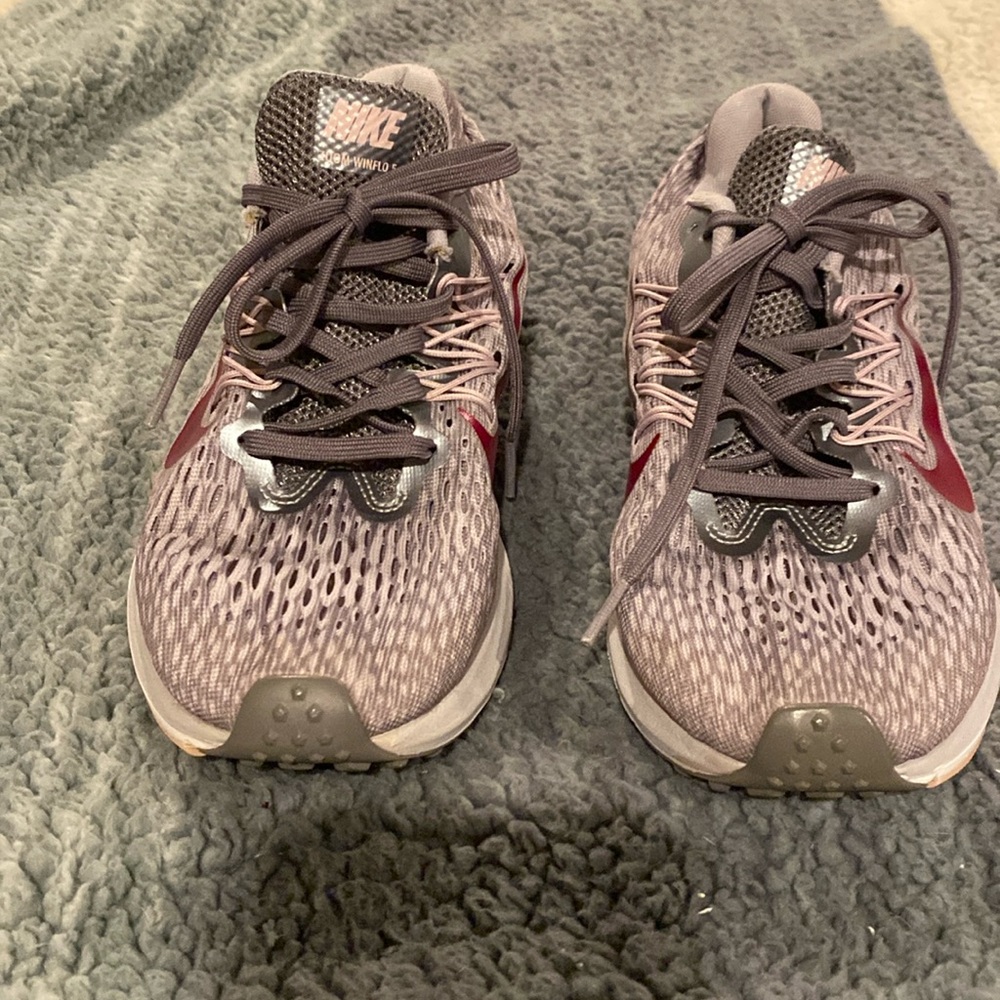 Nike Zoom Winflo 5 size large 7.5